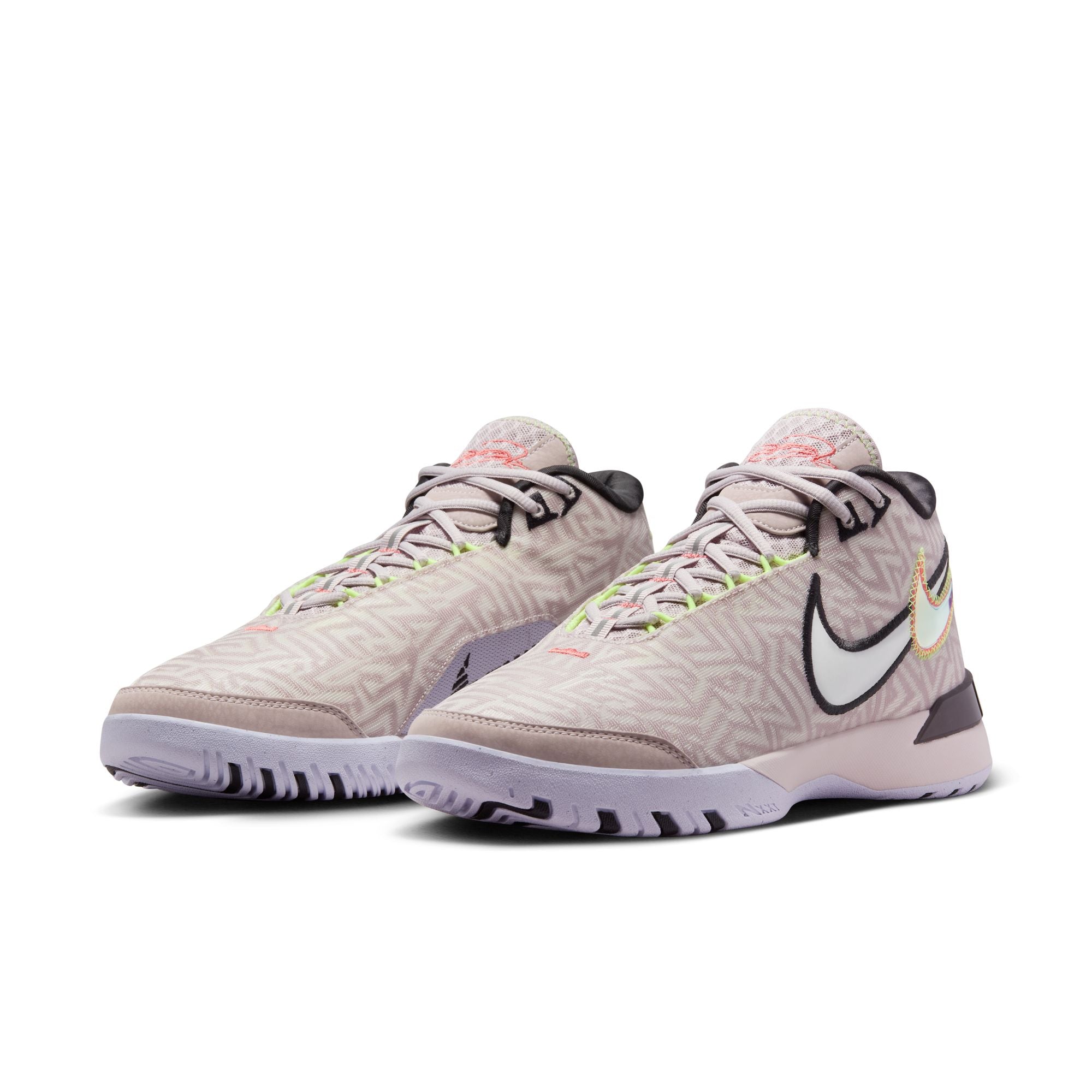 lebron james nike zoom shoes