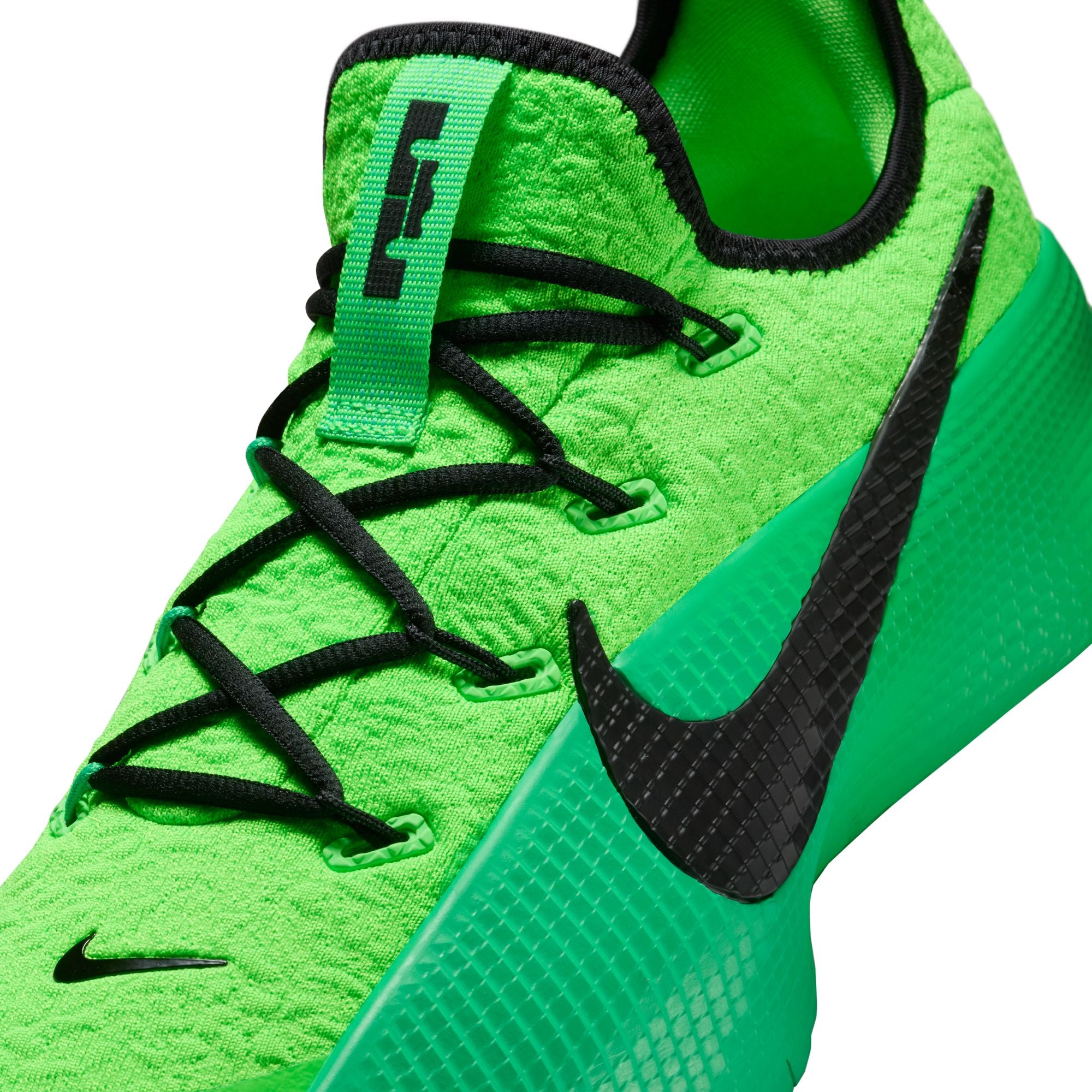 LeBron TR1: Green Strike