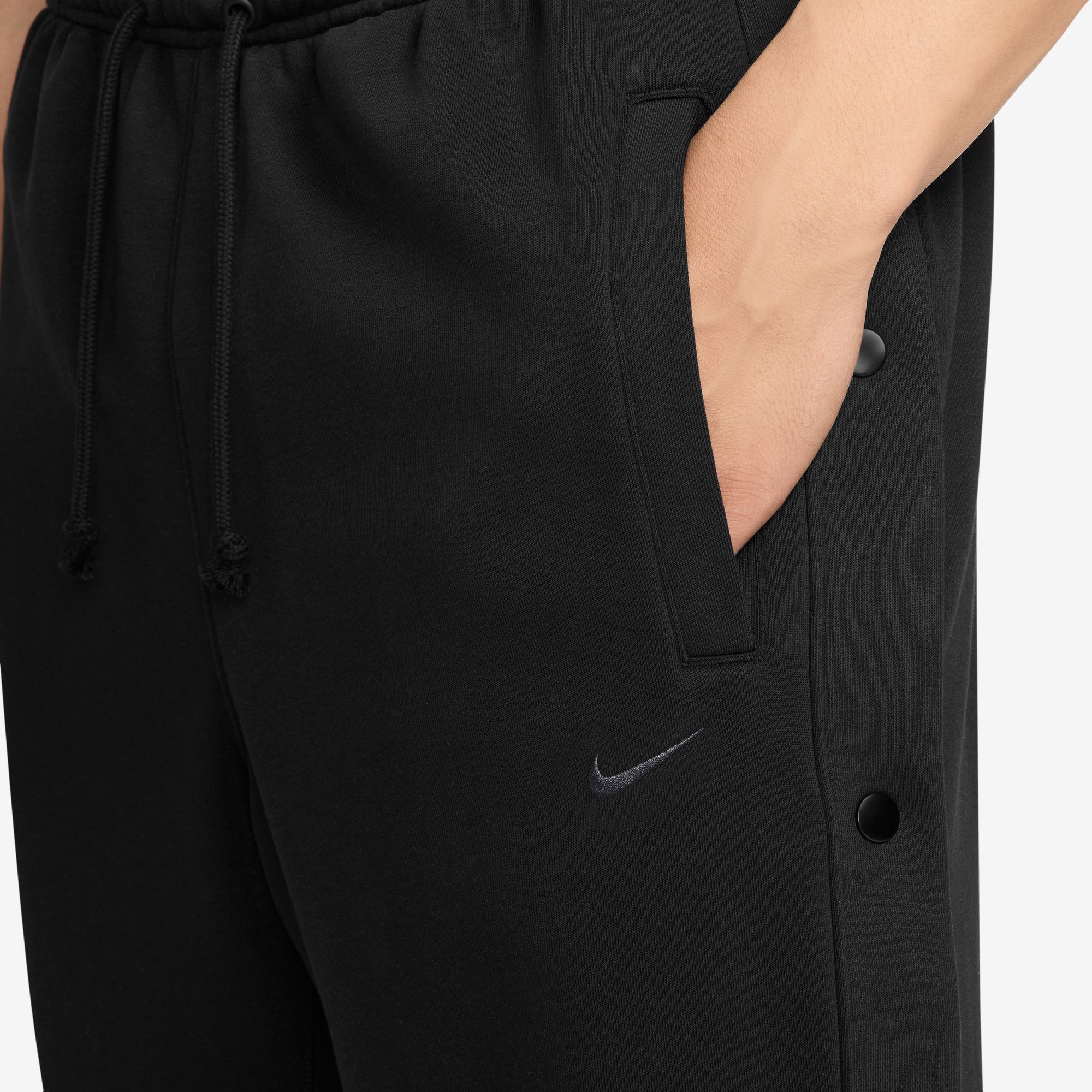 LeBron Men's Standard Issue Therma-FIT Basketball Pants