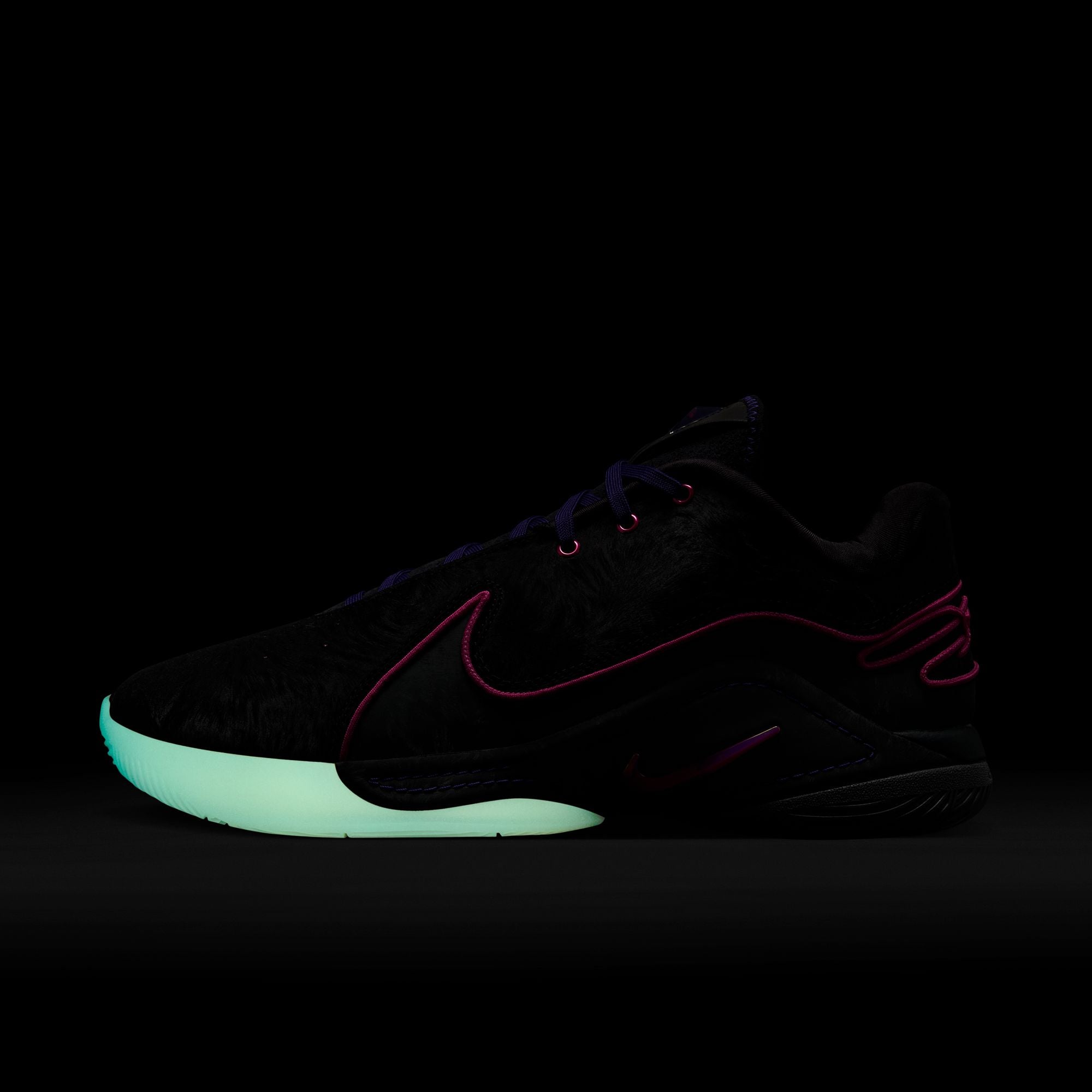 LeBron XXII: Tunnel Vision