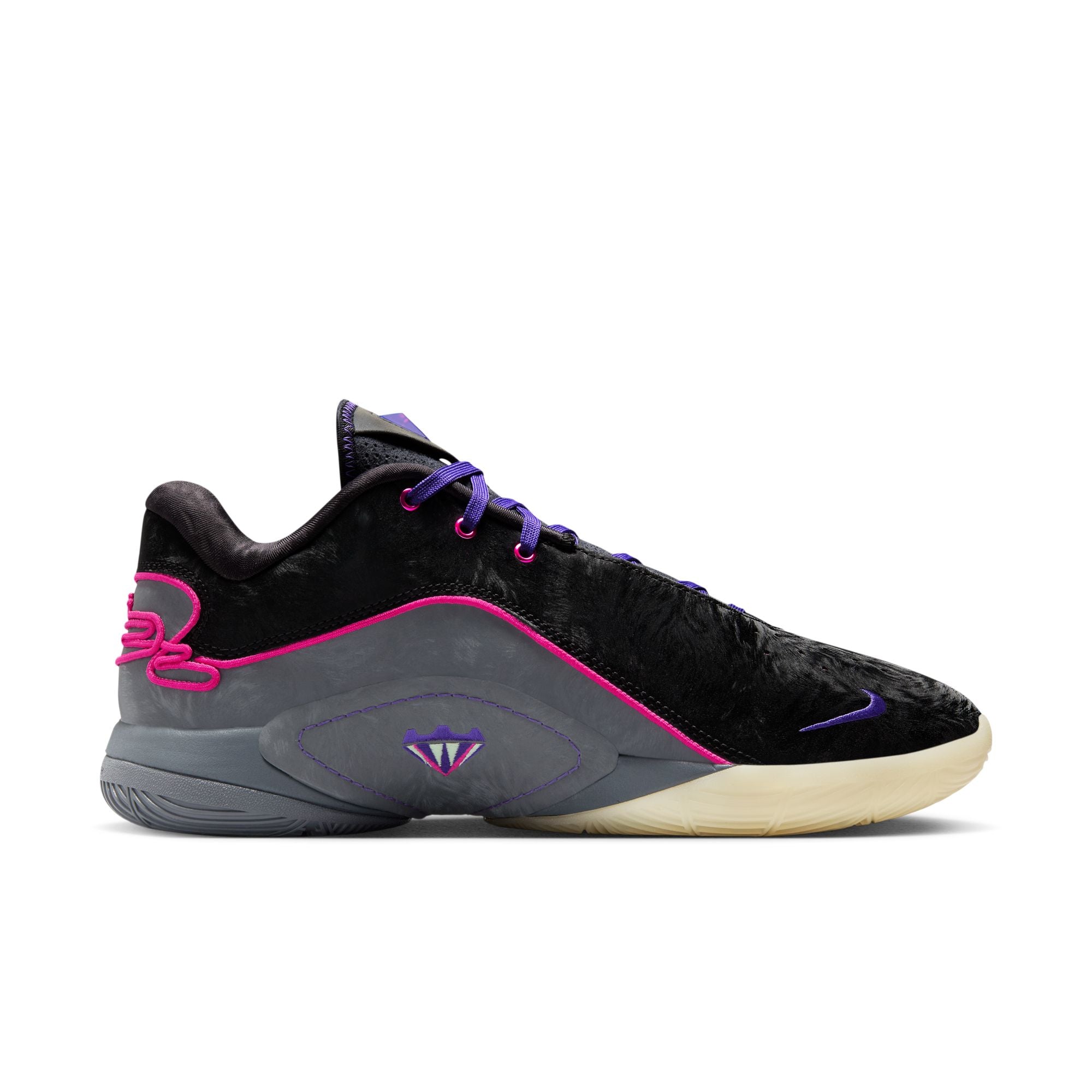 LeBron XXII: Tunnel Vision