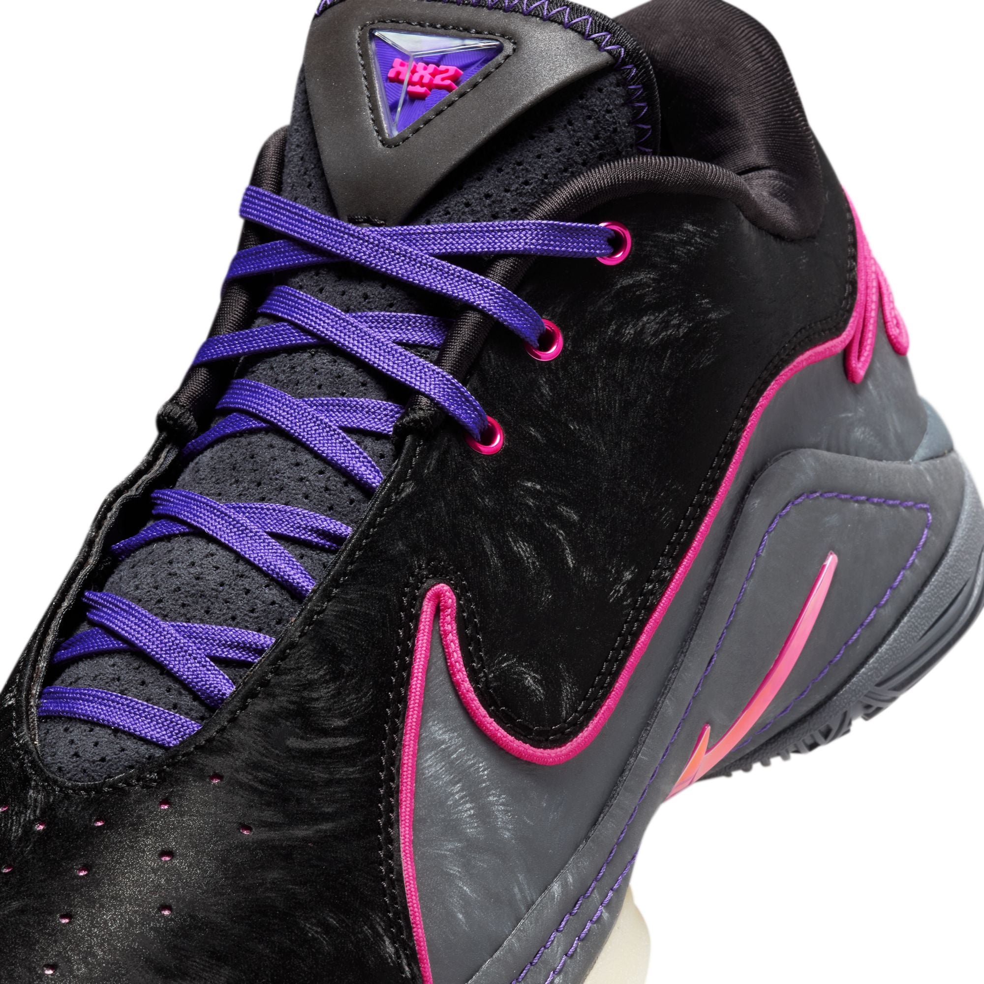 LeBron XXII: Tunnel Vision