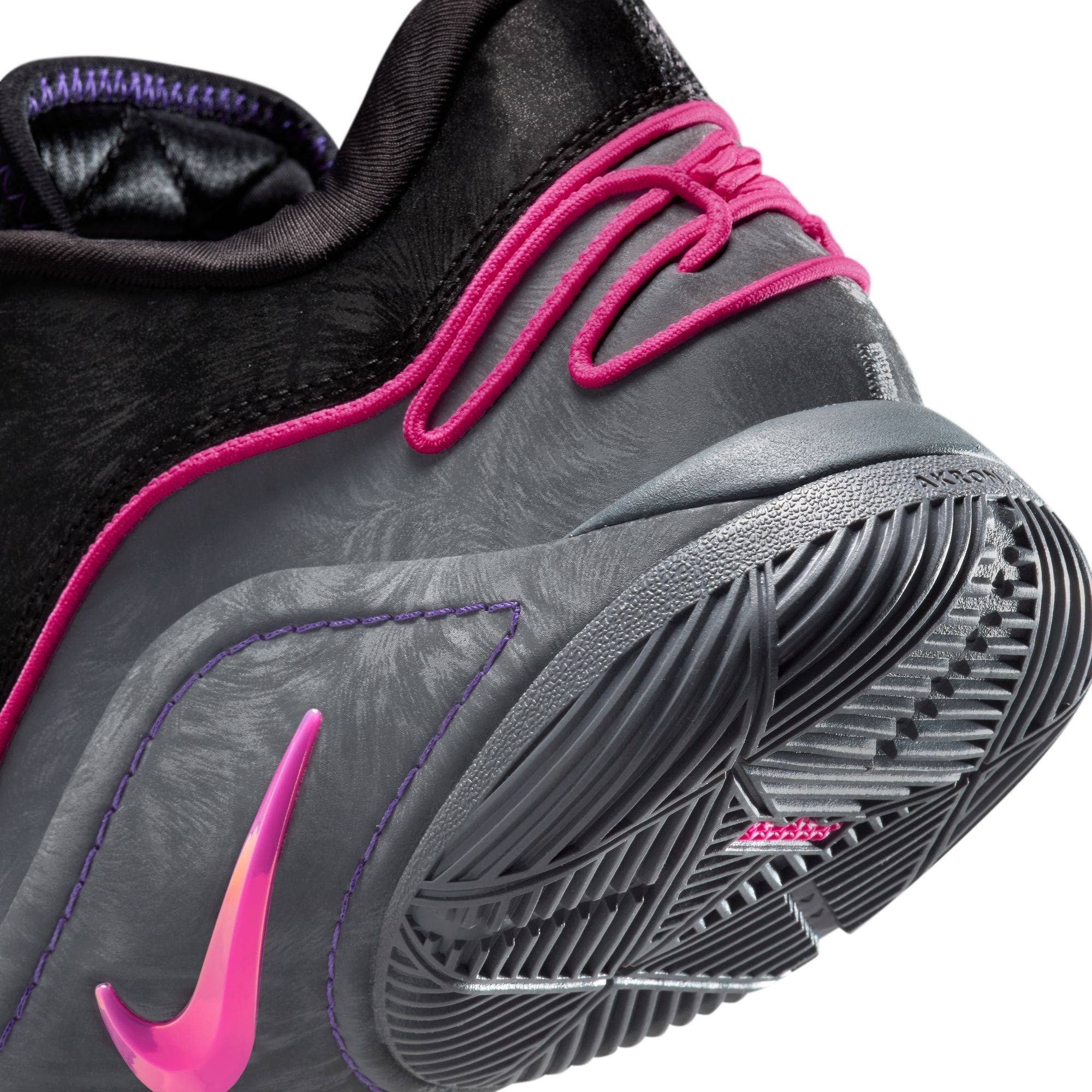 LeBron XXII: Tunnel Vision