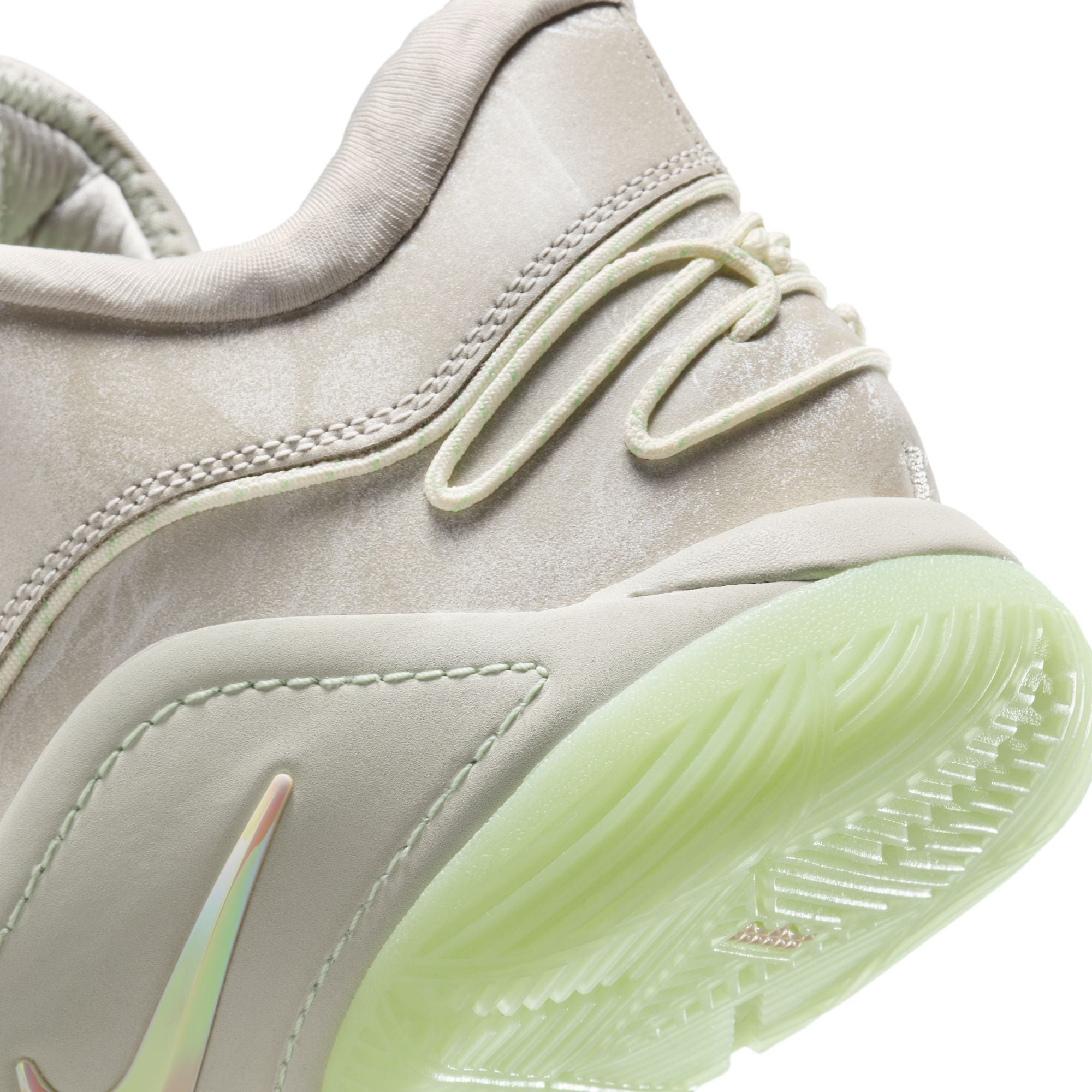 LeBron XXII: "Dunkman"